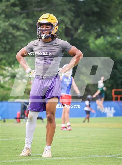 Thumbnail 1 in Cleveland Central vs Desoto Central (U of Memphis 7v7) photogallery.