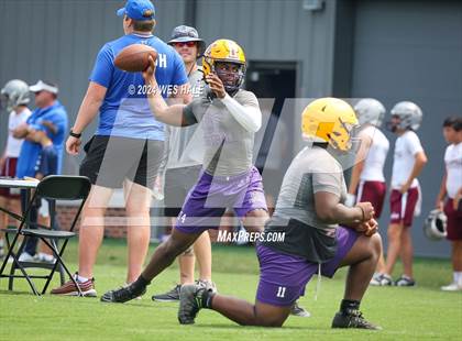 Thumbnail 2 in Cleveland Central vs Desoto Central (U of Memphis 7v7) photogallery.