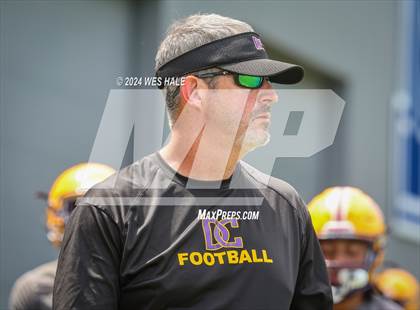Thumbnail 1 in Cleveland Central vs Desoto Central (U of Memphis 7v7) photogallery.