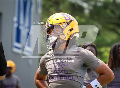 Thumbnail 3 in Cleveland Central vs Desoto Central (U of Memphis 7v7) photogallery.