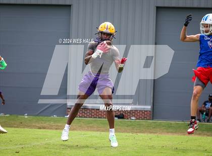 Thumbnail 1 in Cleveland Central vs Desoto Central (U of Memphis 7v7) photogallery.