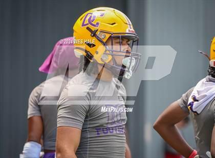 Thumbnail 1 in Cleveland Central vs Desoto Central (U of Memphis 7v7) photogallery.