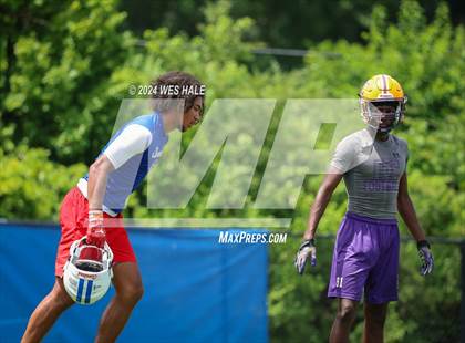 Thumbnail 2 in Cleveland Central vs Desoto Central (U of Memphis 7v7) photogallery.