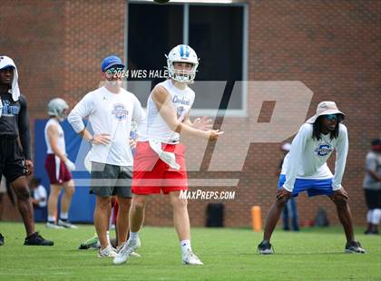 Thumbnail 1 in Cleveland Central vs Desoto Central (U of Memphis 7v7) photogallery.