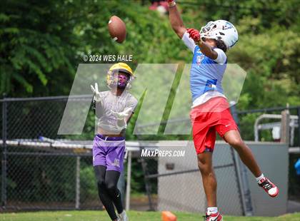 Thumbnail 1 in Cleveland Central vs Desoto Central (U of Memphis 7v7) photogallery.