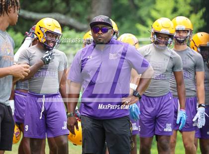 Thumbnail 2 in Cleveland Central vs Desoto Central (U of Memphis 7v7) photogallery.