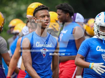 Thumbnail 2 in Cleveland Central vs Desoto Central (U of Memphis 7v7) photogallery.