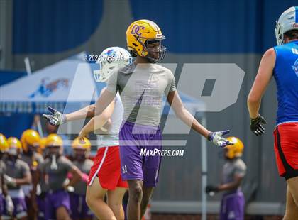 Thumbnail 2 in Cleveland Central vs Desoto Central (U of Memphis 7v7) photogallery.