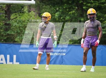 Thumbnail 2 in Cleveland Central vs Desoto Central (U of Memphis 7v7) photogallery.