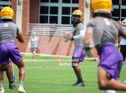 Thumbnail 2 in Cleveland Central vs Desoto Central (U of Memphis 7v7) photogallery.