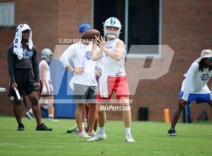 Thumbnail 1 in Cleveland Central vs Desoto Central (U of Memphis 7v7) photogallery.