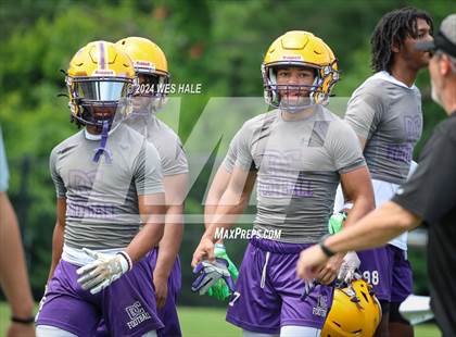 Thumbnail 1 in Cleveland Central vs Desoto Central (U of Memphis 7v7) photogallery.
