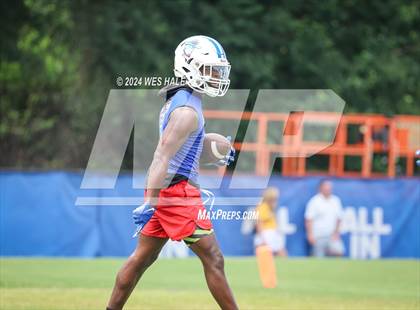 Thumbnail 1 in Cleveland Central vs Desoto Central (U of Memphis 7v7) photogallery.