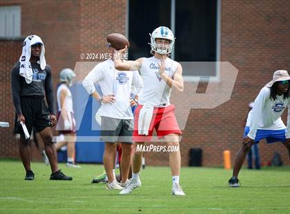 Thumbnail 2 in Cleveland Central vs Desoto Central (U of Memphis 7v7) photogallery.