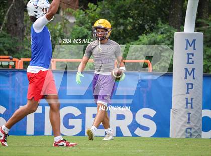 Thumbnail 3 in Cleveland Central vs Desoto Central (U of Memphis 7v7) photogallery.