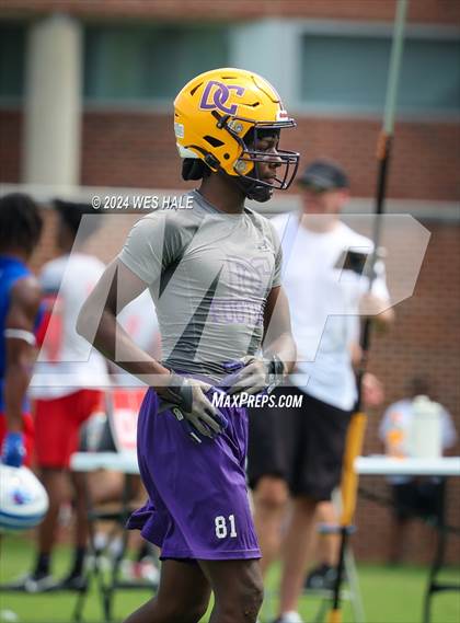 Thumbnail 3 in Cleveland Central vs Desoto Central (U of Memphis 7v7) photogallery.