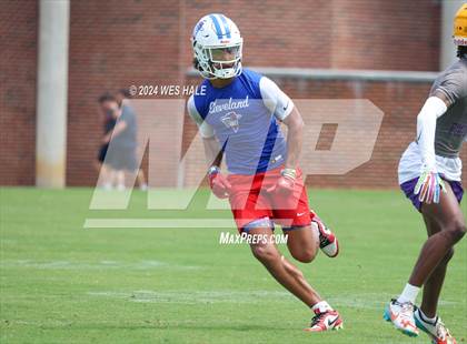 Thumbnail 1 in Cleveland Central vs Desoto Central (U of Memphis 7v7) photogallery.