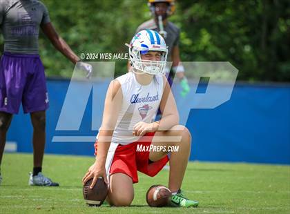 Thumbnail 3 in Cleveland Central vs Desoto Central (U of Memphis 7v7) photogallery.