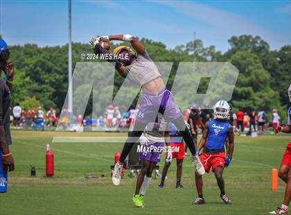 Thumbnail 2 in Cleveland Central vs Desoto Central (U of Memphis 7v7) photogallery.