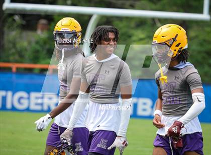Thumbnail 2 in Cleveland Central vs Desoto Central (U of Memphis 7v7) photogallery.