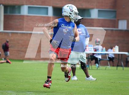 Thumbnail 1 in Cleveland Central vs Desoto Central (U of Memphis 7v7) photogallery.