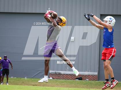 Thumbnail 1 in Cleveland Central vs Desoto Central (U of Memphis 7v7) photogallery.