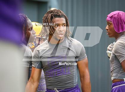 Thumbnail 2 in Cleveland Central vs Desoto Central (U of Memphis 7v7) photogallery.