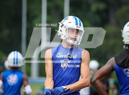 Thumbnail 2 in Cleveland Central vs Desoto Central (U of Memphis 7v7) photogallery.