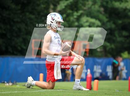 Thumbnail 2 in Cleveland Central vs Desoto Central (U of Memphis 7v7) photogallery.