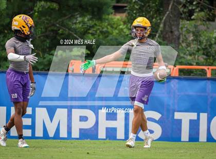 Thumbnail 2 in Cleveland Central vs Desoto Central (U of Memphis 7v7) photogallery.
