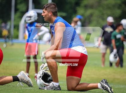 Thumbnail 1 in Cleveland Central vs Desoto Central (U of Memphis 7v7) photogallery.