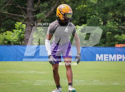Thumbnail 2 in Cleveland Central vs Desoto Central (U of Memphis 7v7) photogallery.