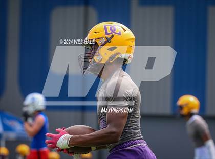 Thumbnail 2 in Cleveland Central vs Desoto Central (U of Memphis 7v7) photogallery.