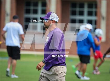Thumbnail 3 in Cleveland Central vs Desoto Central (U of Memphis 7v7) photogallery.