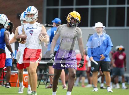 Thumbnail 2 in Cleveland Central vs Desoto Central (U of Memphis 7v7) photogallery.
