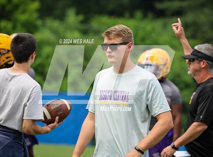 Thumbnail 2 in Cleveland Central vs Desoto Central (U of Memphis 7v7) photogallery.