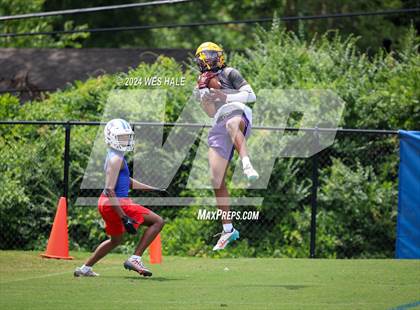 Thumbnail 3 in Cleveland Central vs Desoto Central (U of Memphis 7v7) photogallery.