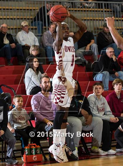 Thumbnail 3 in Jefferson City vs Owasso (Machens Great 8 Classic) photogallery.