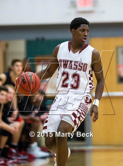 Thumbnail 2 in Jefferson City vs Owasso (Machens Great 8 Classic) photogallery.