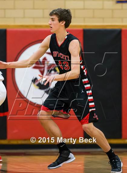 Thumbnail 3 in Jefferson City vs Owasso (Machens Great 8 Classic) photogallery.