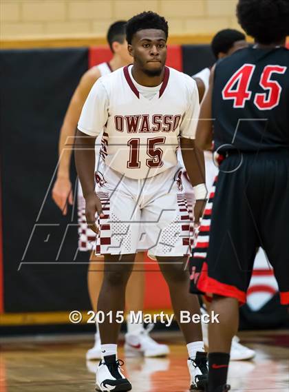 Thumbnail 3 in Jefferson City vs Owasso (Machens Great 8 Classic) photogallery.