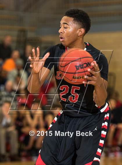 Thumbnail 1 in Jefferson City vs Owasso (Machens Great 8 Classic) photogallery.