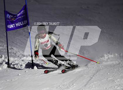 Thumbnail 3 in MCPSAC Hunt Hollow Giant Slalom photogallery.