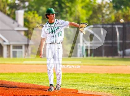 Thumbnail 1 in Olympus vs. Woods Cross (UHSAA 5A Bracket 1 Play-In Game) photogallery.