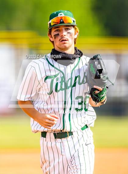 Thumbnail 1 in Olympus vs. Woods Cross (UHSAA 5A Bracket 1 Play-In Game) photogallery.