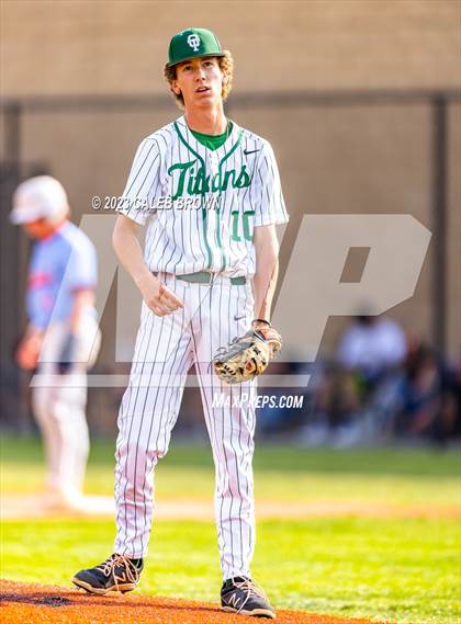 Thumbnail 2 in Olympus vs. Woods Cross (UHSAA 5A Bracket 1 Play-In Game) photogallery.