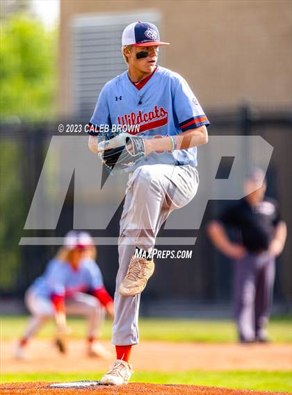 Thumbnail 2 in Olympus vs. Woods Cross (UHSAA 5A Bracket 1 Play-In Game) photogallery.