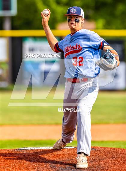 Thumbnail 2 in Olympus vs. Woods Cross (UHSAA 5A Bracket 1 Play-In Game) photogallery.