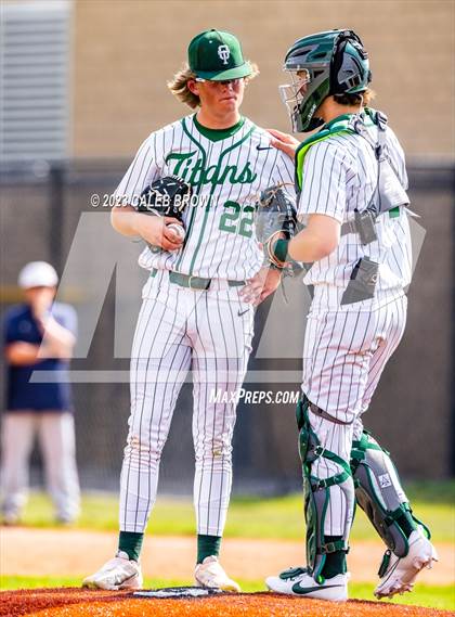 Thumbnail 1 in Olympus vs. Woods Cross (UHSAA 5A Bracket 1 Play-In Game) photogallery.