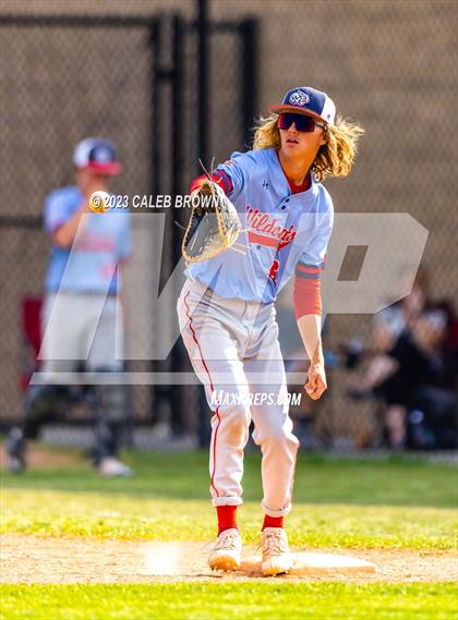 Thumbnail 1 in Olympus vs. Woods Cross (UHSAA 5A Bracket 1 Play-In Game) photogallery.